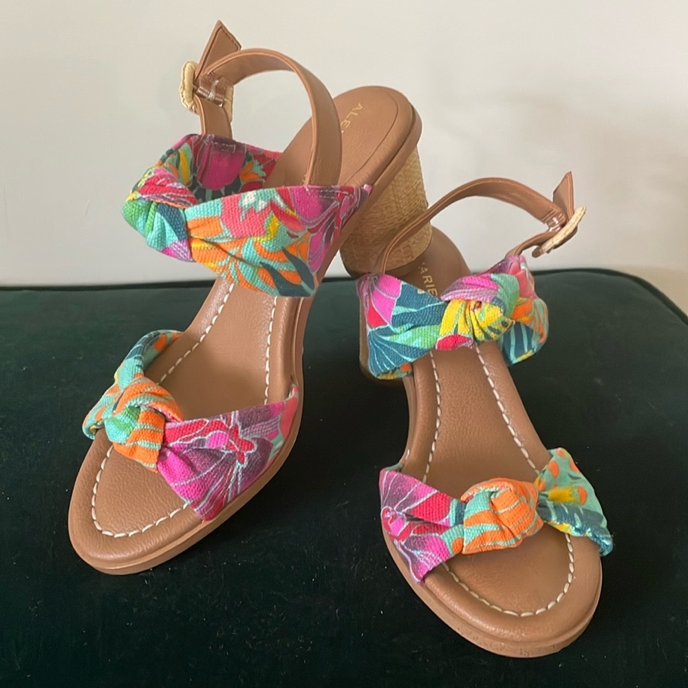 Alex Marie resort style heel sandal, brand new - never worn. Size 6.5.